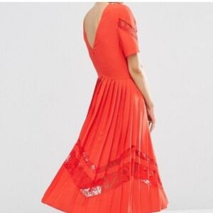 Pleated Lace-Trim Midi Dress Red